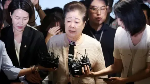 Disputed Religious Head Dismisses Gift-giving Allegations Involving Former South Korean First Lady