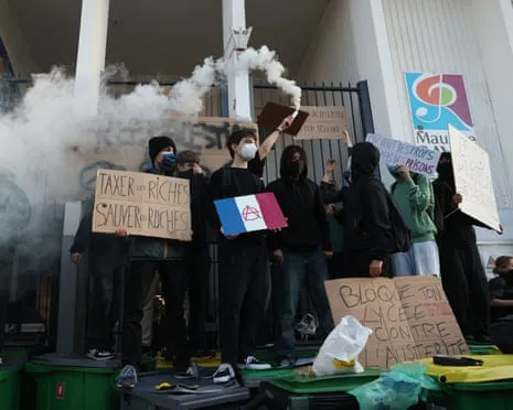 Recently Appointed French PM Under Intense Scrutiny as Countrywide Protests Paralyze Education and Transportation